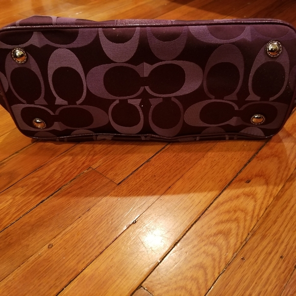 Coach shoulder purse - Picture 2 of 3